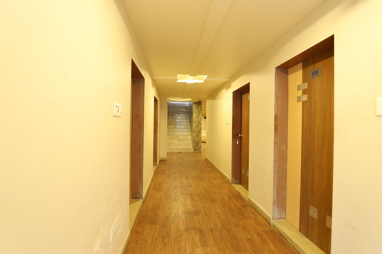 Hotel Loyal Residency Jāmnagar エクステリア 写真