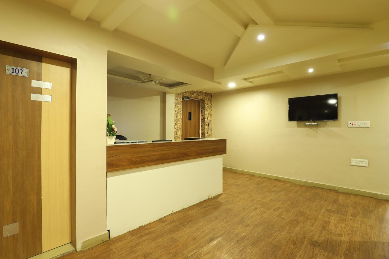Hotel Loyal Residency Jāmnagar エクステリア 写真
